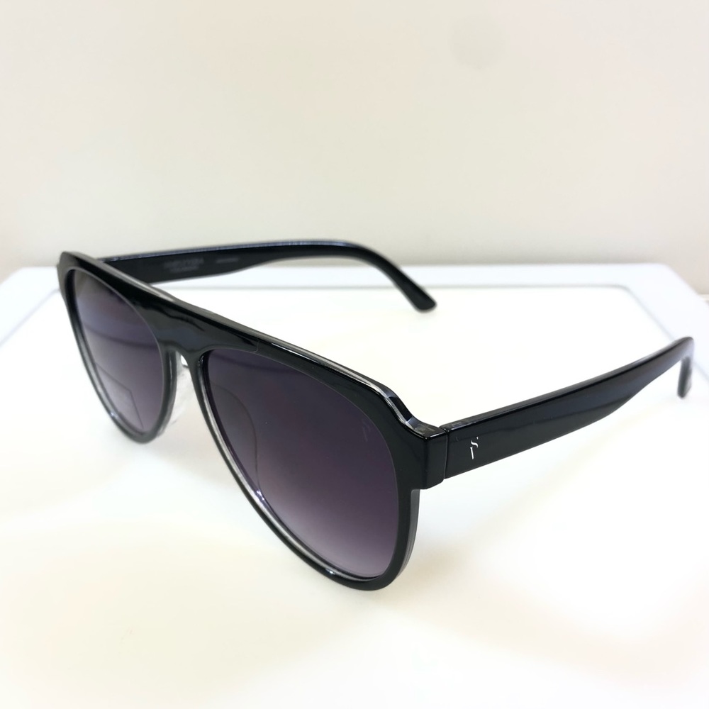 Women’s Vera Wang Fashion Sunglasses - Picture 5 of 7